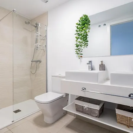 Big Modern 3 Bedroom Апартаменты *